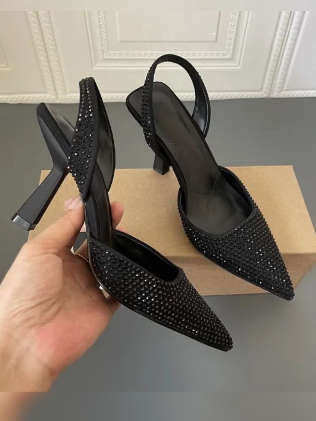 Deja Vu Stone Heel Black