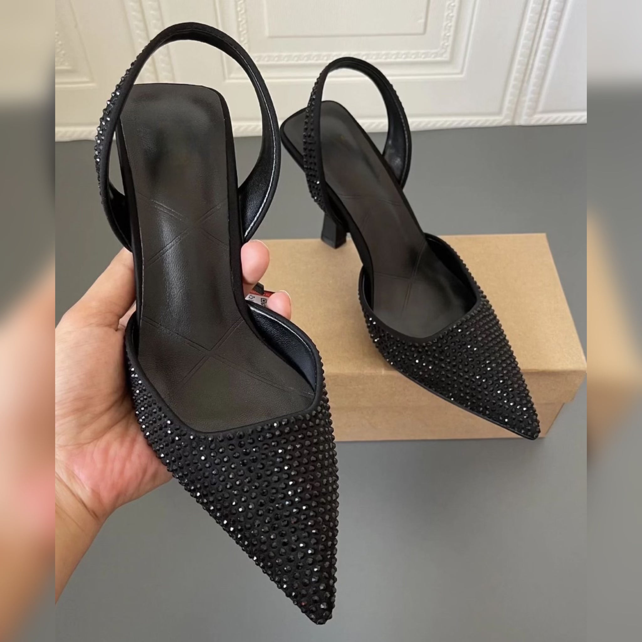 Deja Vu Stone Heel Black