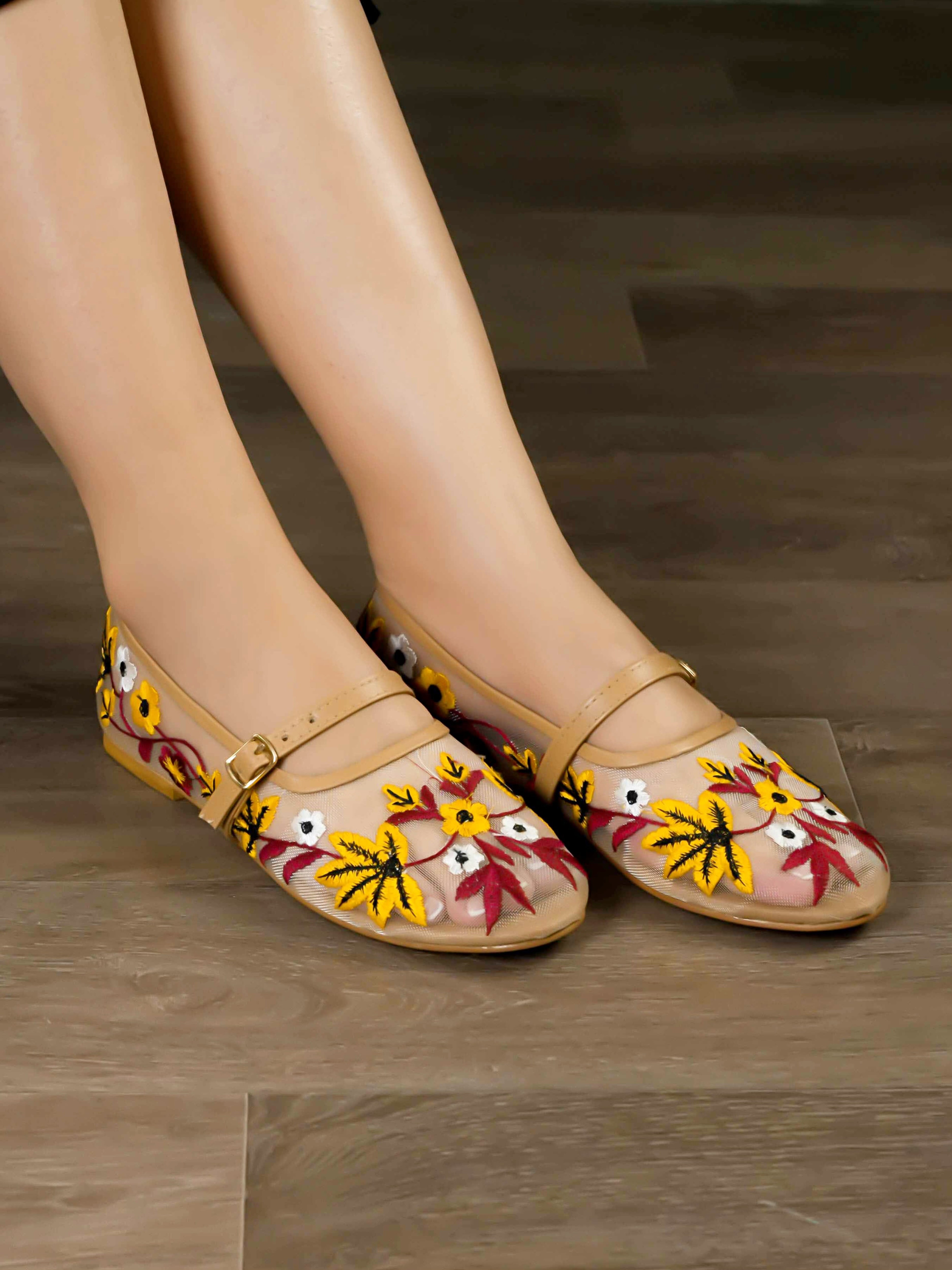 Ballerinas with Decorative Flowers - Nude