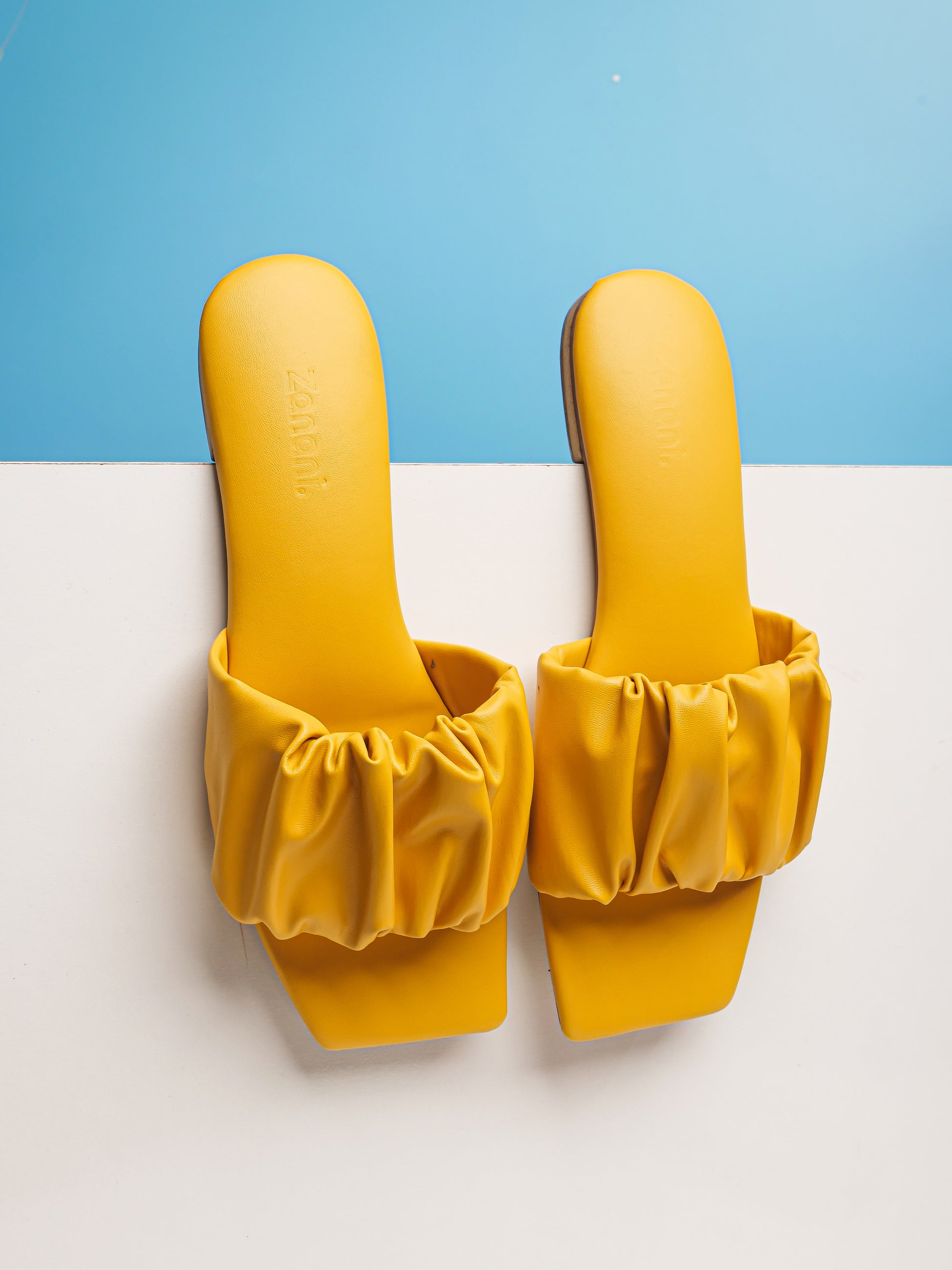 Breezy Flat Yellow