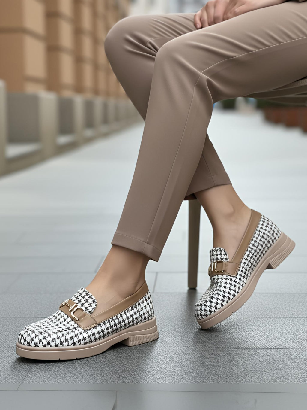 Houndstooth Loafer - Beige