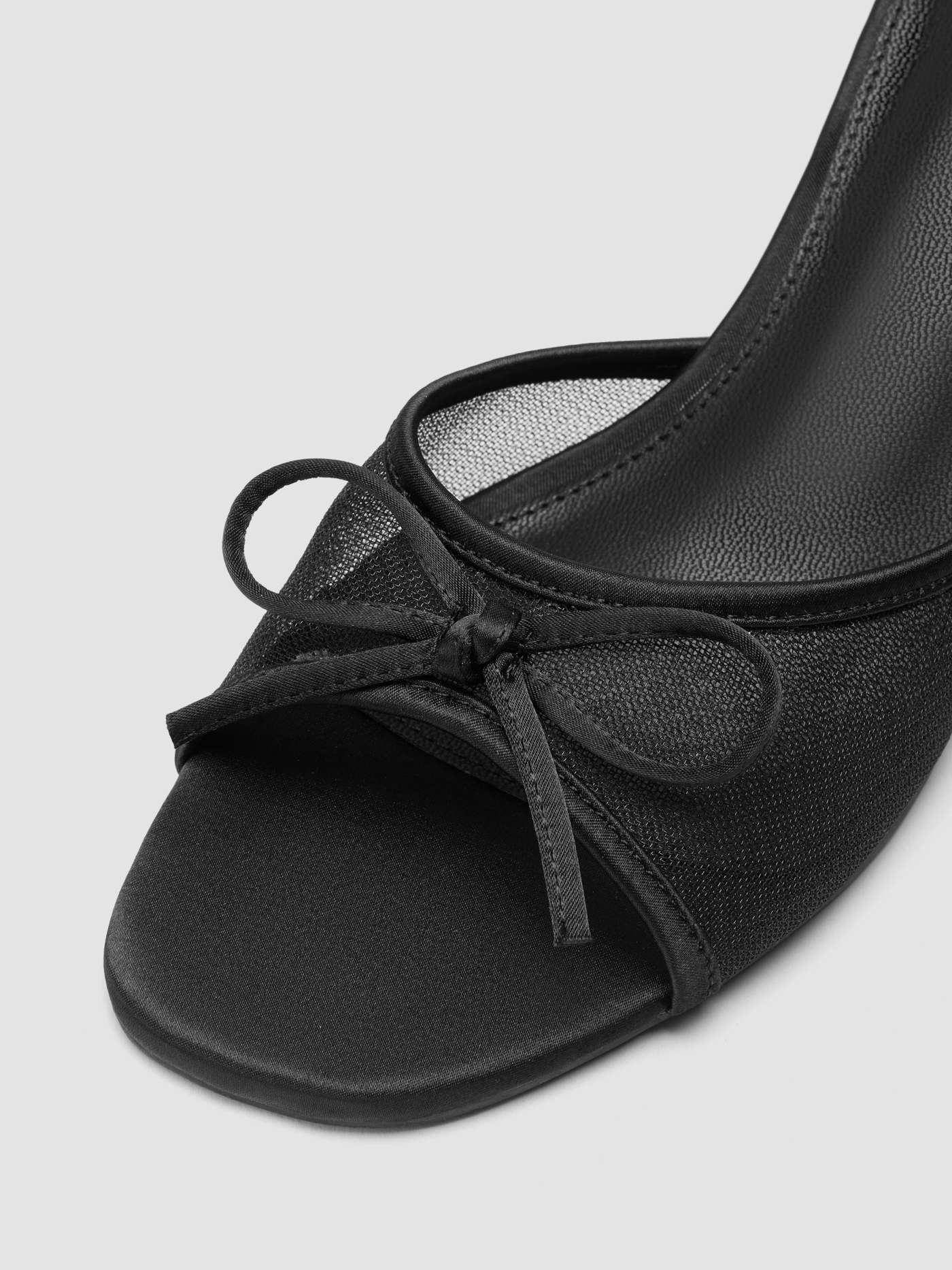Delia Bow Heel Black