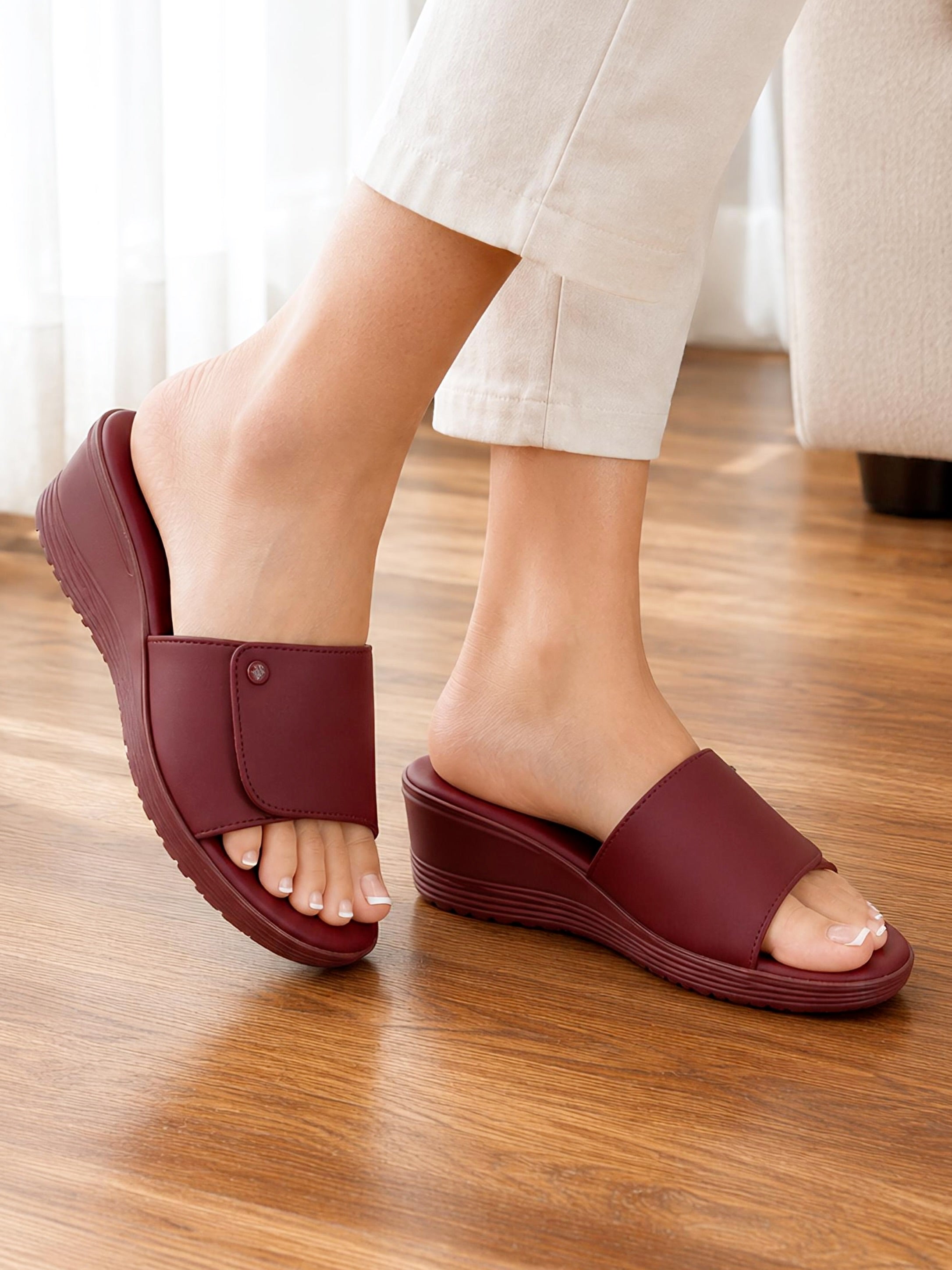 Daily Luxe Wedge