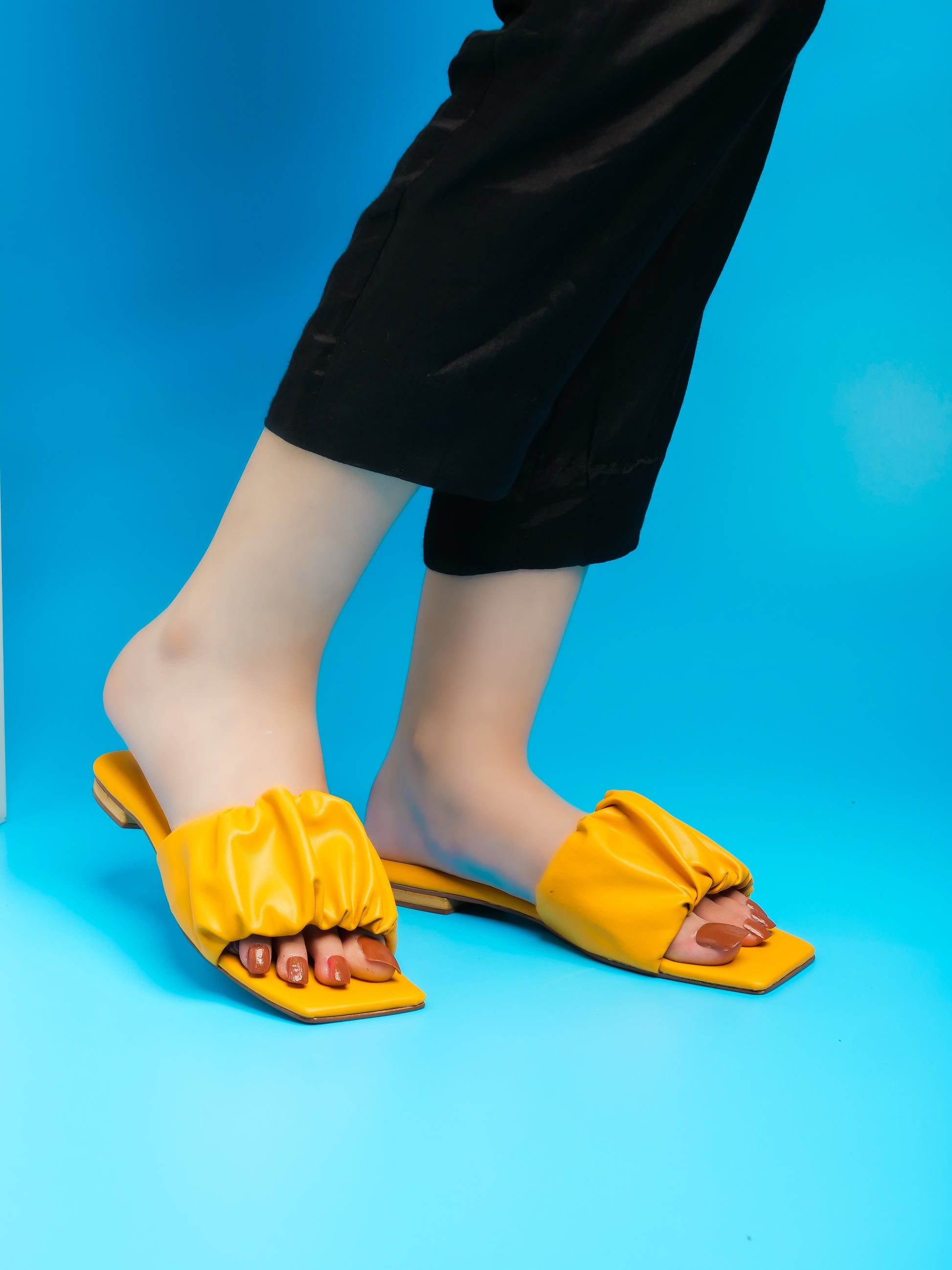 Breezy Flat Yellow