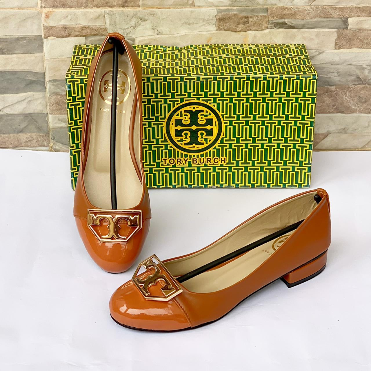 Nancy brown - Breakin.pk