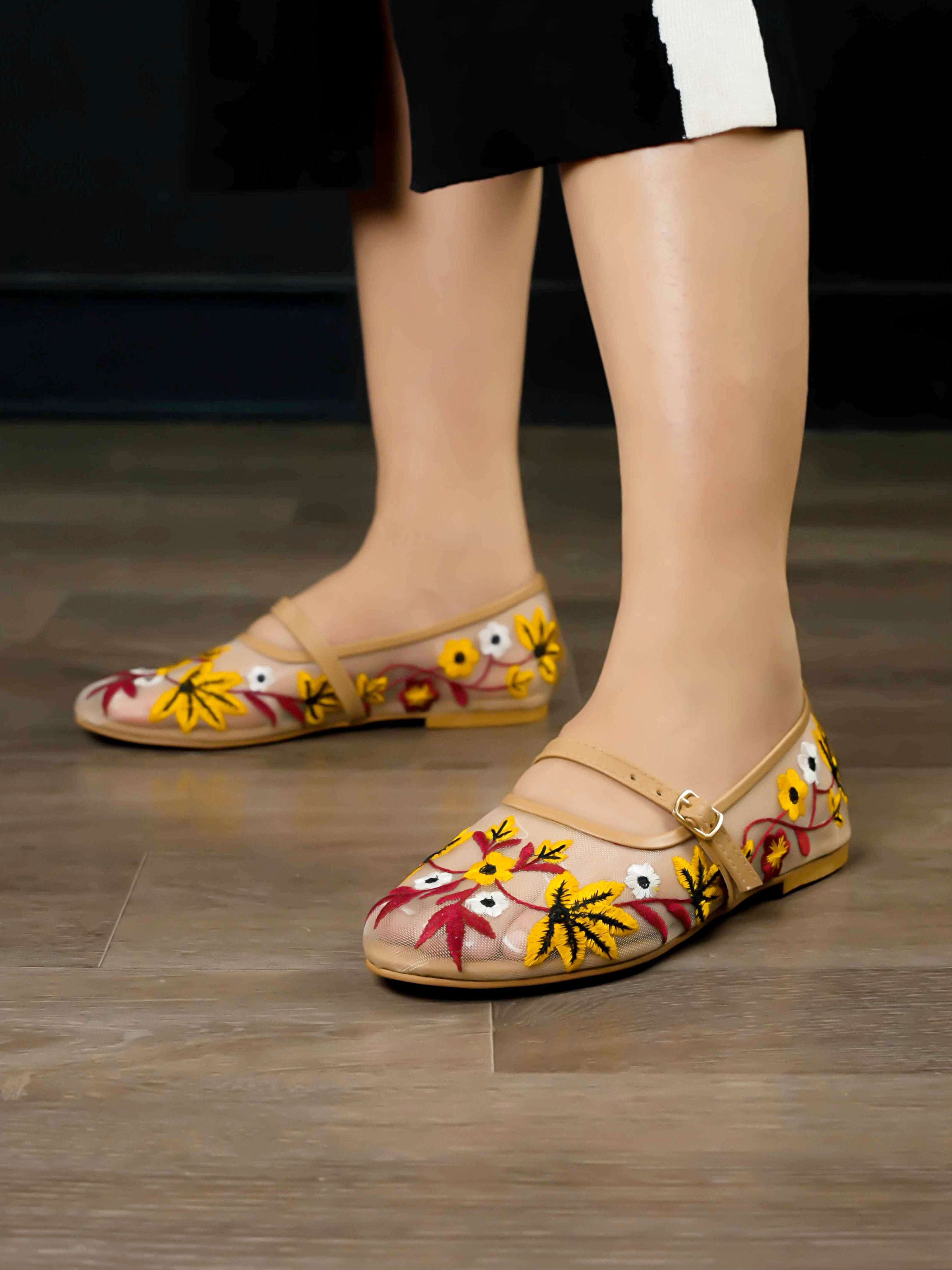 Ballerinas with Decorative Flowers - Nude