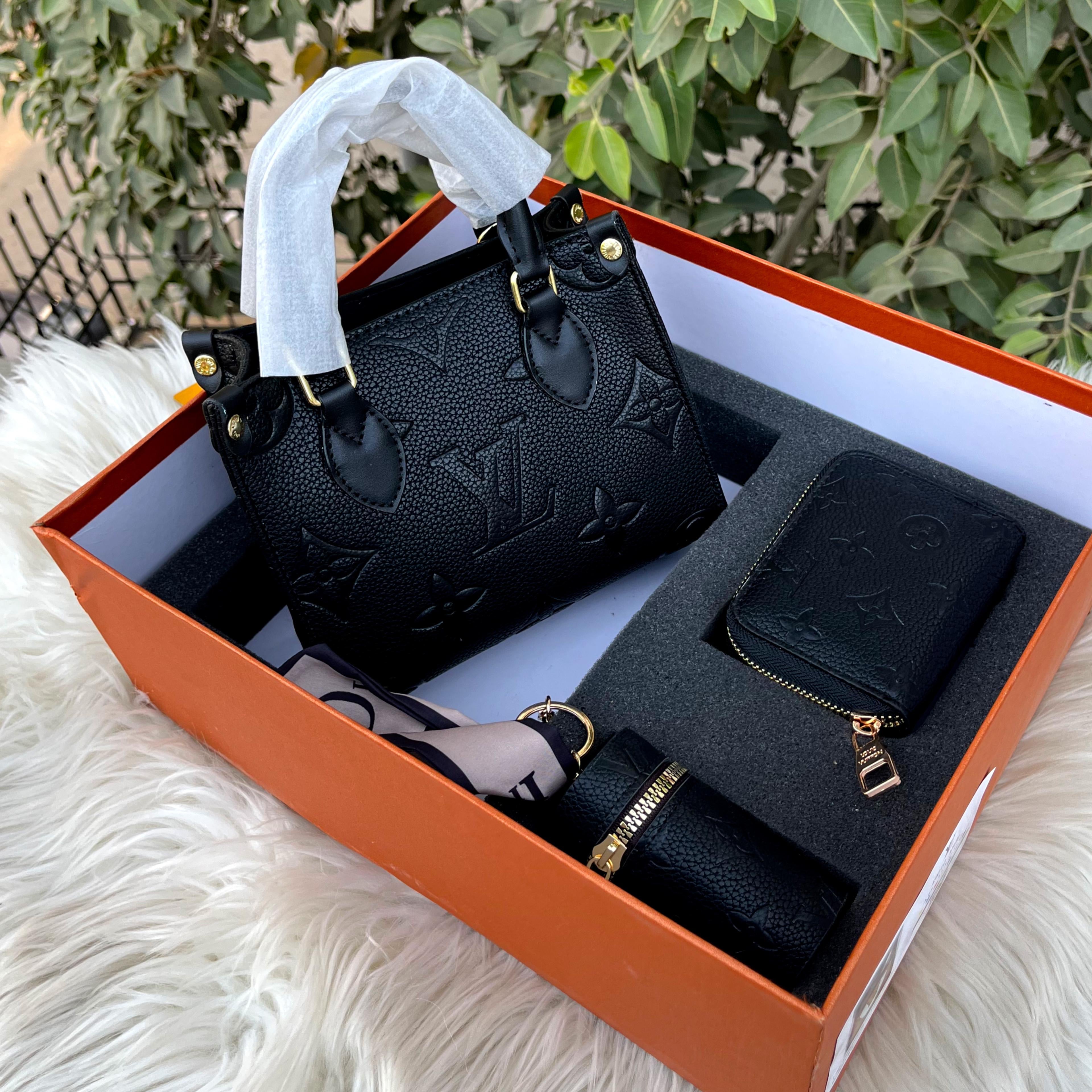 L-V 3 Piece Set All Black