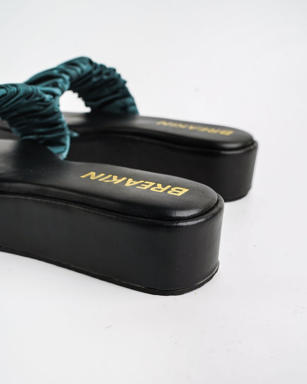 EVERLY Black (No Exchange No Refund)