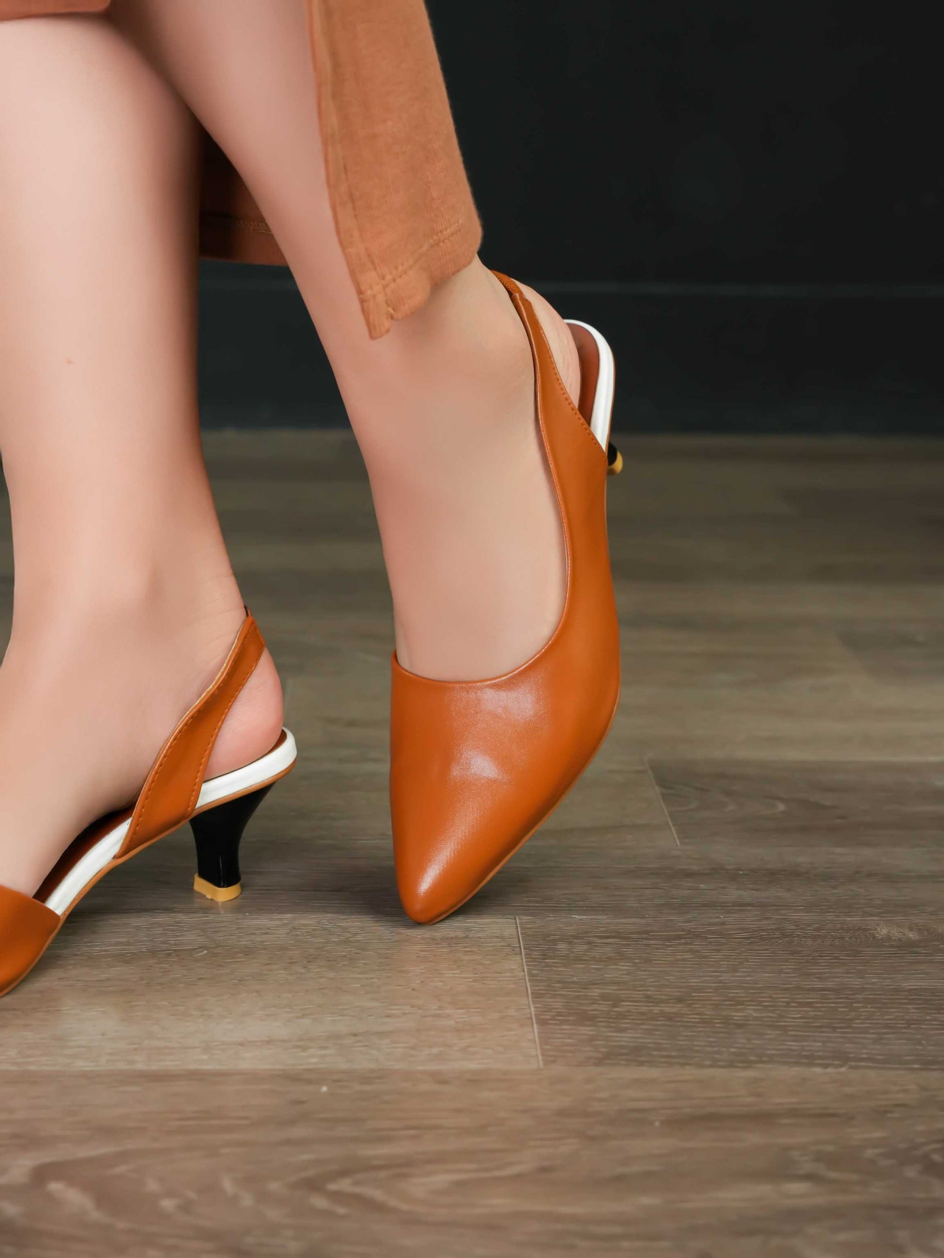 Dita - Brown