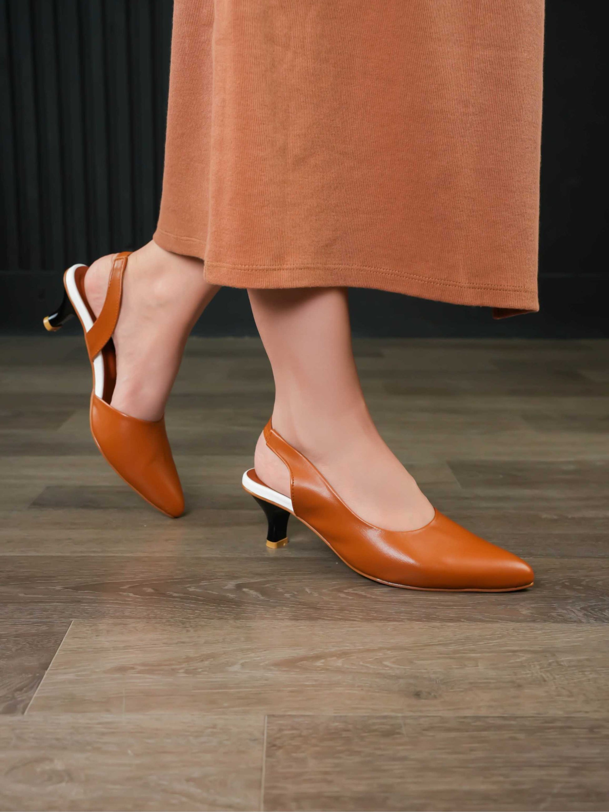 Dita - Brown