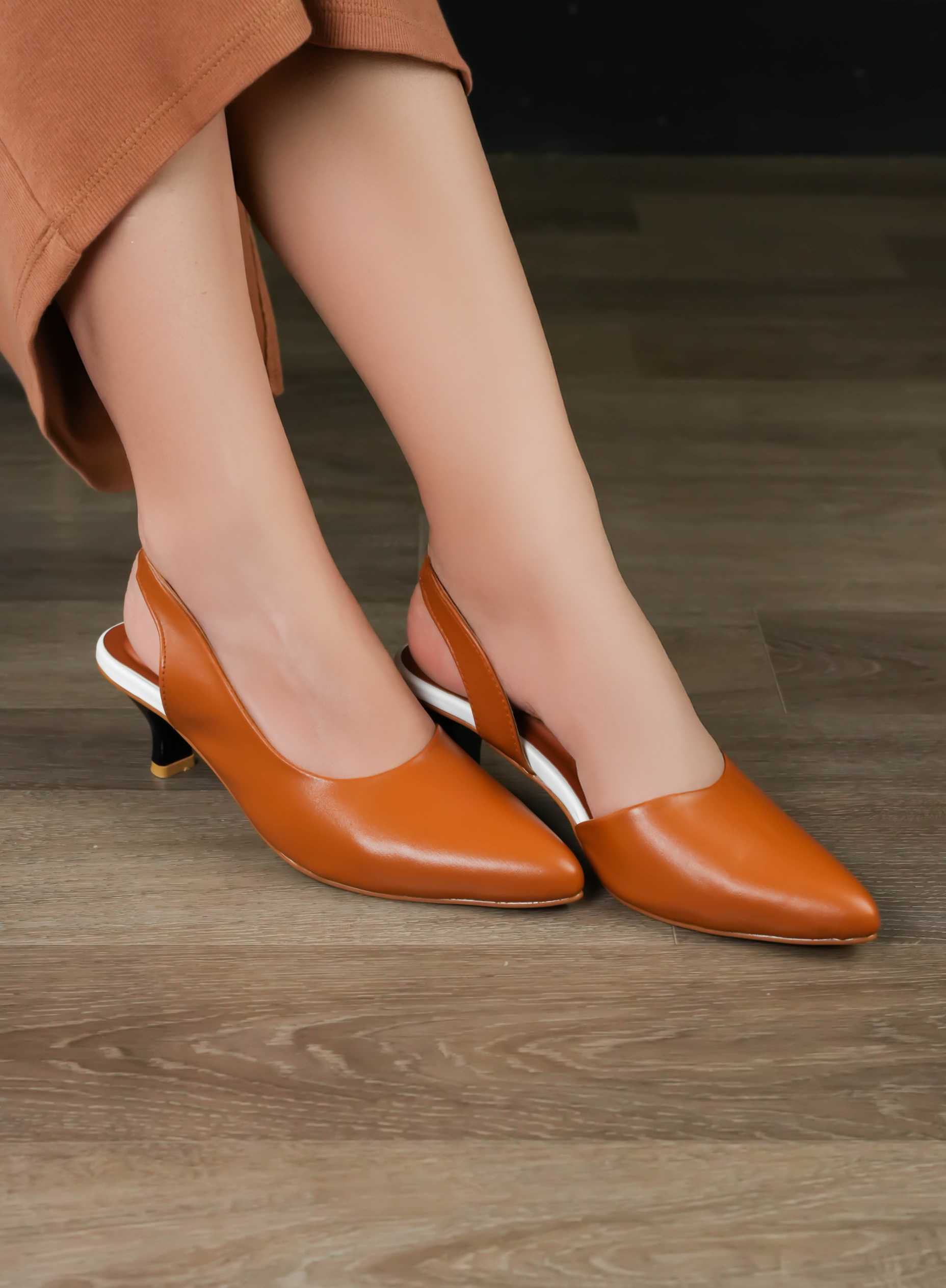 Dita - Brown