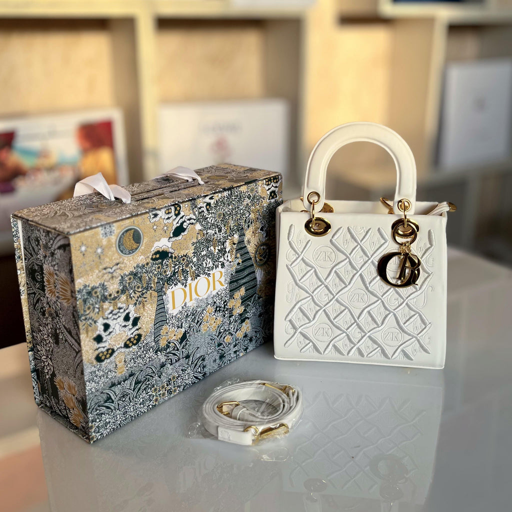 D-R Embroidery In 5 Amazing Colours