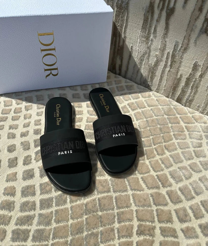 Vogue - Black