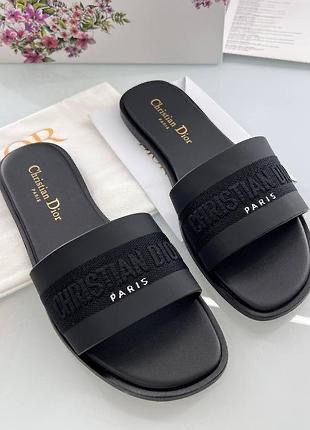 Vogue - Black